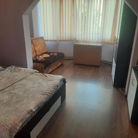 Apartamentul Republicii Алба-Юлия Экстерьер фото