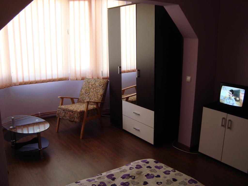 Apartamentul Republicii Алба-Юлия Экстерьер фото